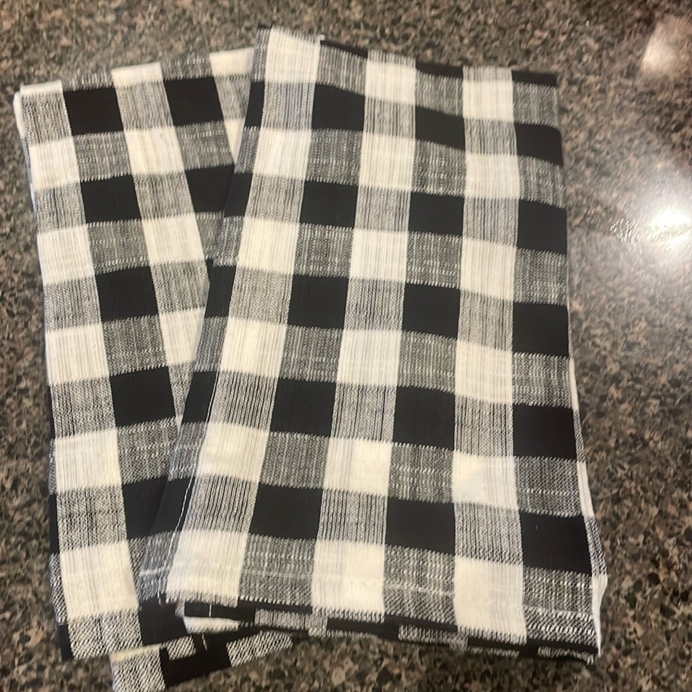 Set of 8 black and white Buffalo plaid 100% cotton napkins